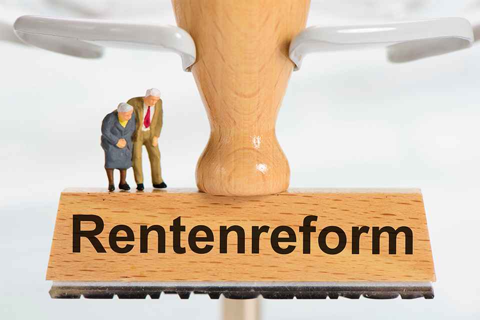 Foto: Stempel mit Aufschrift Rentenreform